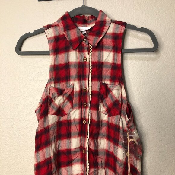 Shyanne Red Plaid Sleeveless Western High-Low Button Up Top Women's XS Rodeo NWT - Picture 2 of 12